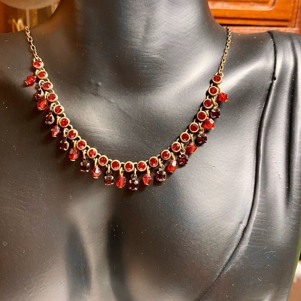 𝅺WORTHINGTON red rhinestone gold tone necklace